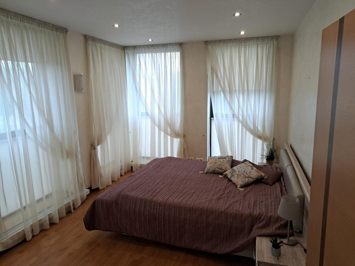 Andyshaun Service Appartments Рига Екстериор снимка